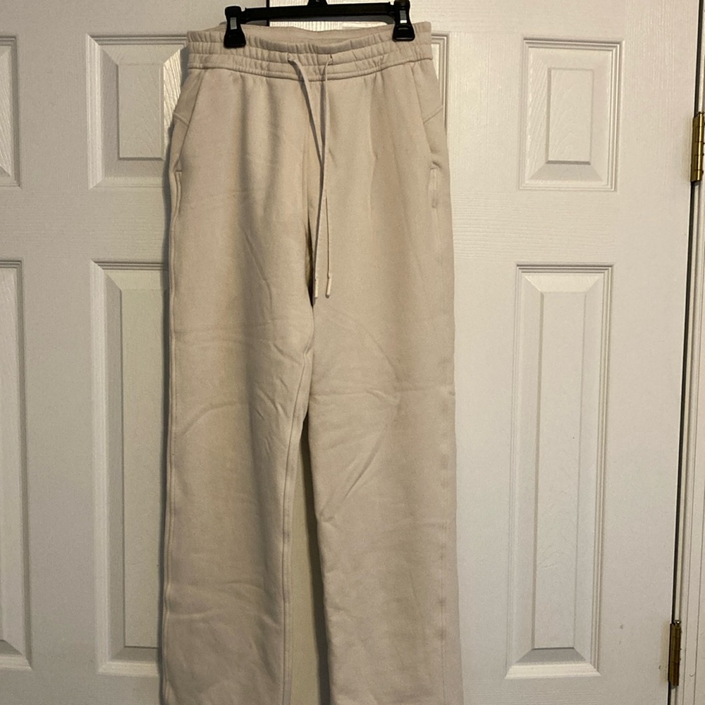 Lululemon Scuba Mid Rise Wide Leg Pant